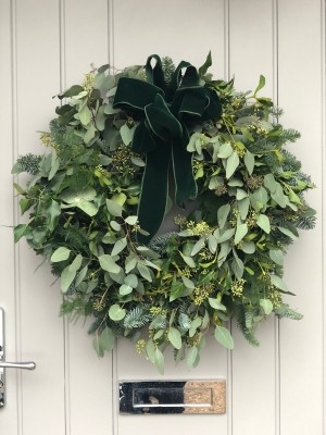 Christmas loves door wreath